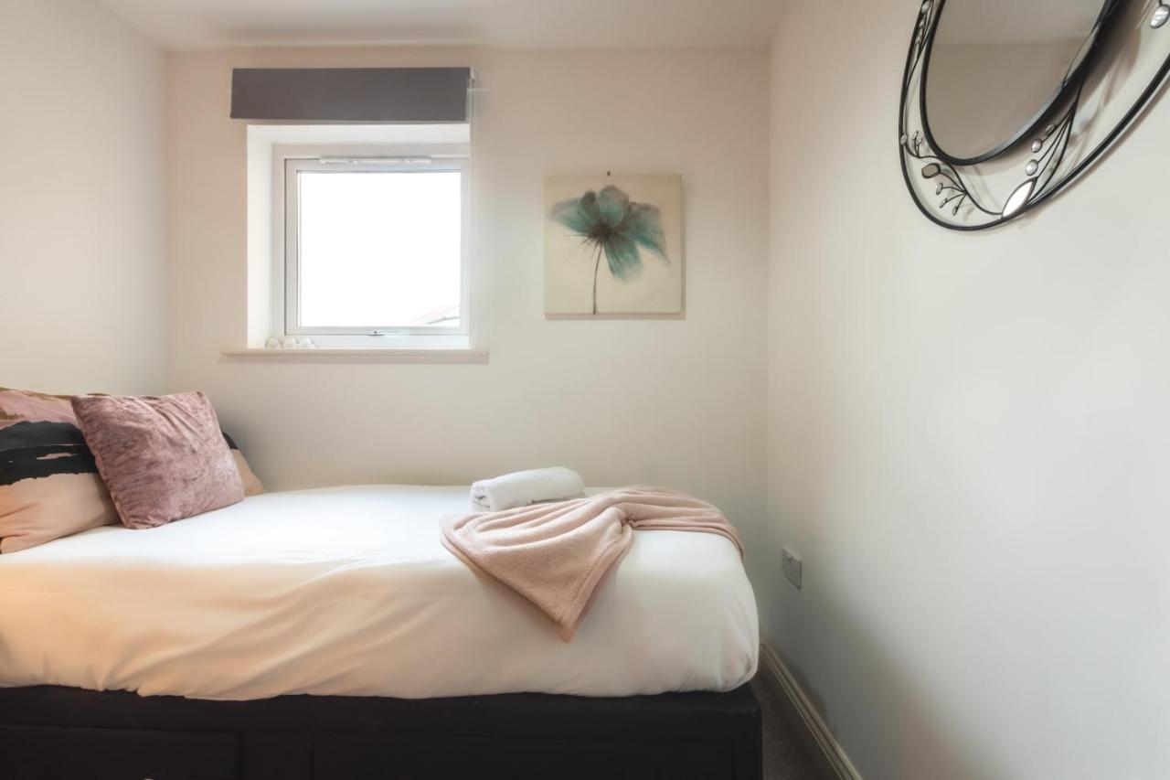 Best Price! Large Spacious 2 Bed Apartment - King Size Or Single Beds, Sofabeds, Smart Tvs, Free Parking Саутгемптон Екстер'єр фото