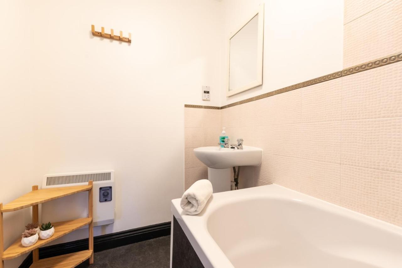 Best Price! Large Spacious 2 Bed Apartment - King Size Or Single Beds, Sofabeds, Smart Tvs, Free Parking Саутгемптон Екстер'єр фото