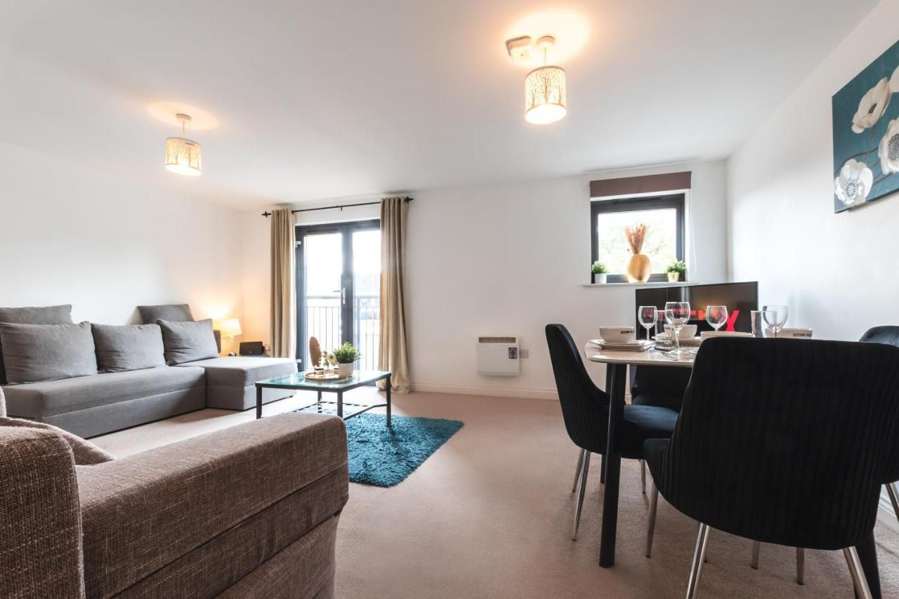 Best Price! Large Spacious 2 Bed Apartment - King Size Or Single Beds, Sofabeds, Smart Tvs, Free Parking Саутгемптон Екстер'єр фото