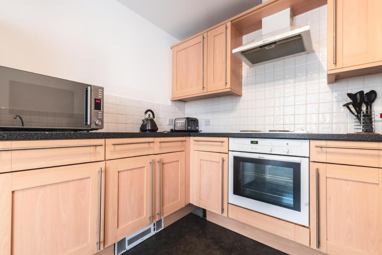 Best Price! Large Spacious 2 Bed Apartment - King Size Or Single Beds, Sofabeds, Smart Tvs, Free Parking Саутгемптон Екстер'єр фото