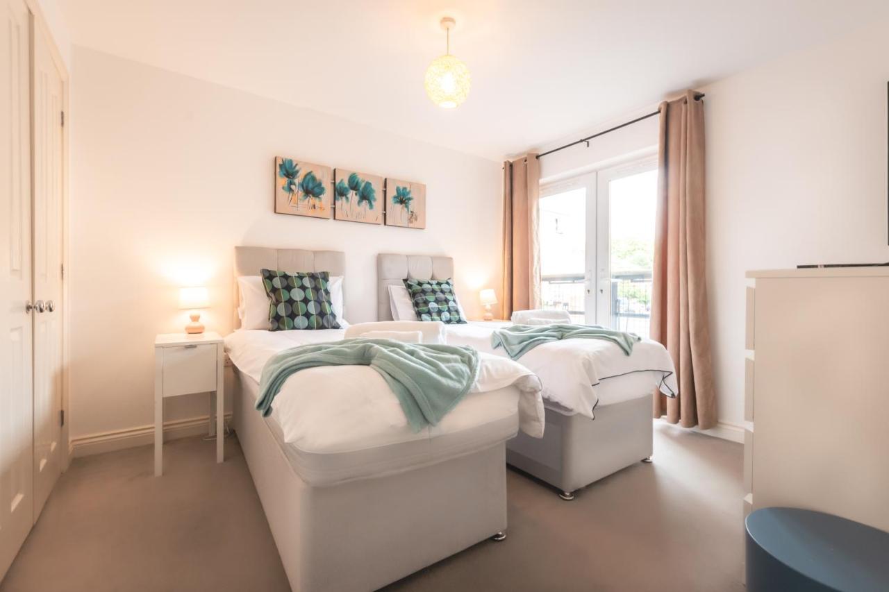 Best Price! Large Spacious 2 Bed Apartment - King Size Or Single Beds, Sofabeds, Smart Tvs, Free Parking Саутгемптон Екстер'єр фото